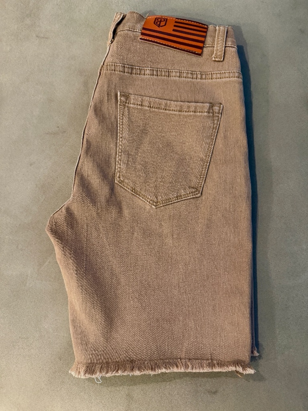Born Primitive Men’s Flex Stretchy Jort 7” shorts Small